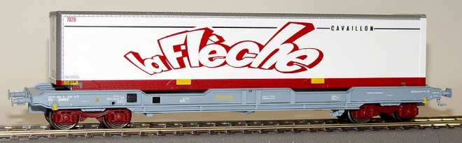 Flat car type K1 with container La Fleche<br /><a href='images/pictures/LS_Models/30294.jpg' target='_blank'>Full size image</a>